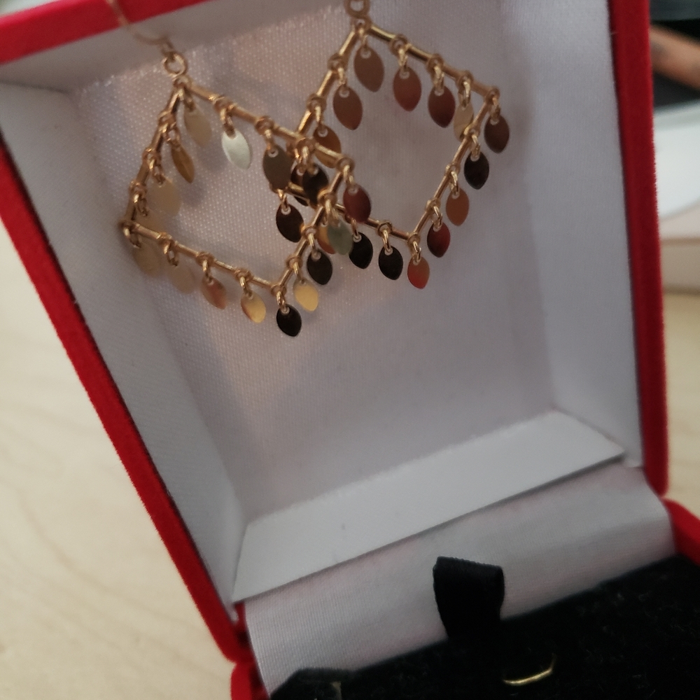 Chic Gold Leaf Dangle Earrings - image 5